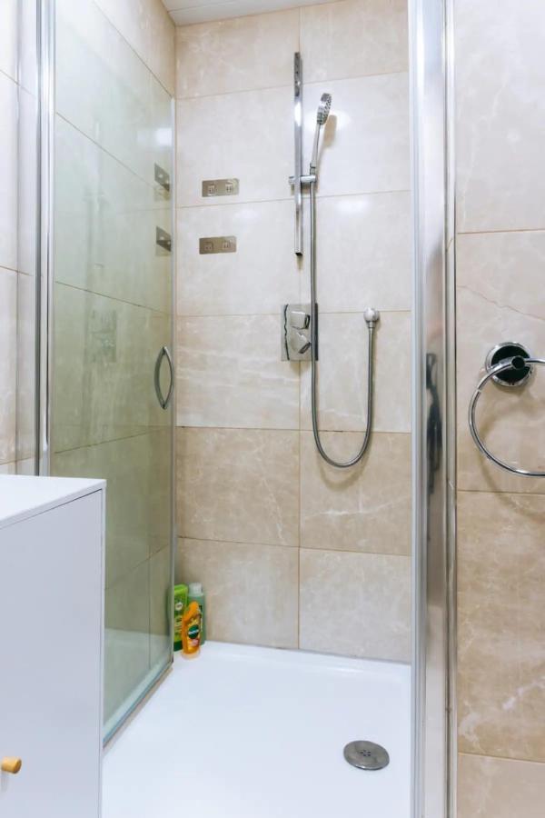 Homely 3 Bedroom In The Heart Of Central Edinburgh Edimburgo Exterior foto